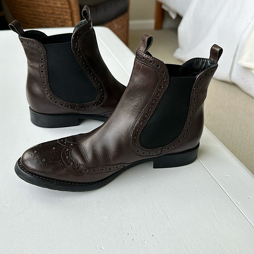 Chelsea Boots  women’s size 38